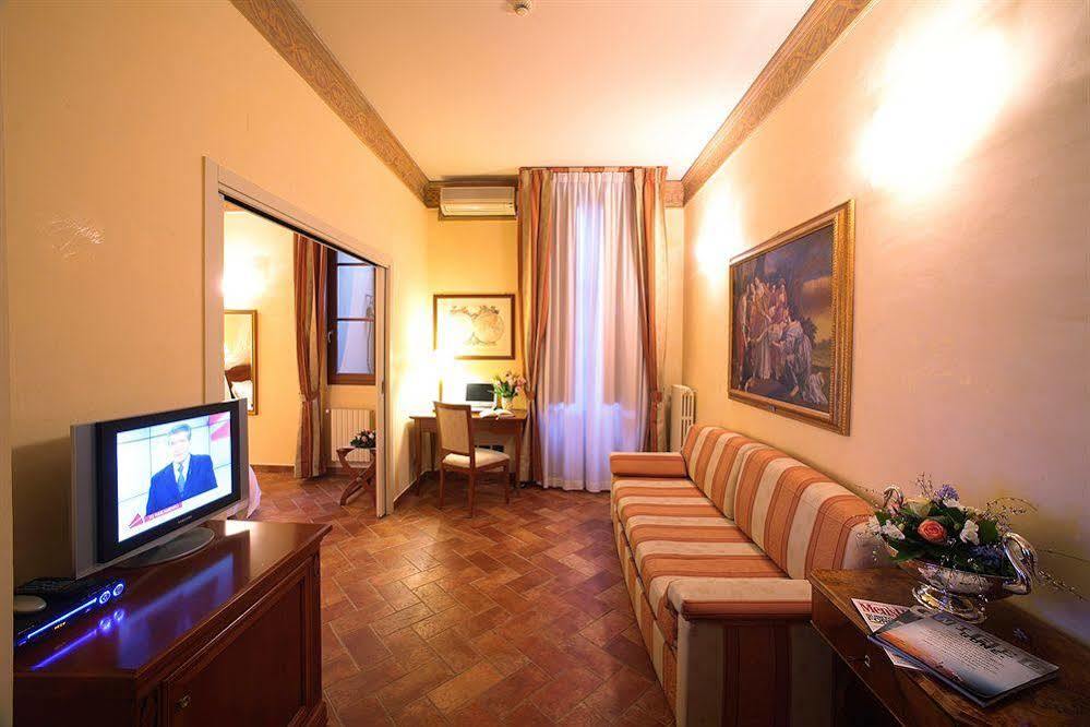 Hotel Davanzati Florence Exterior photo