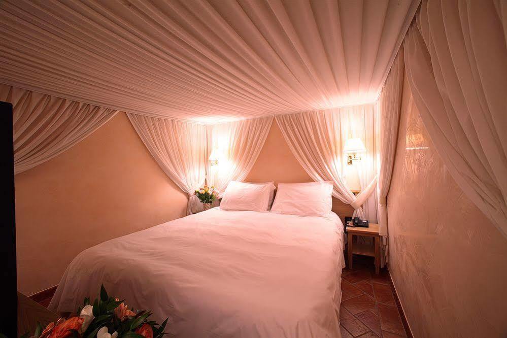 Hotel Davanzati Florence Exterior photo