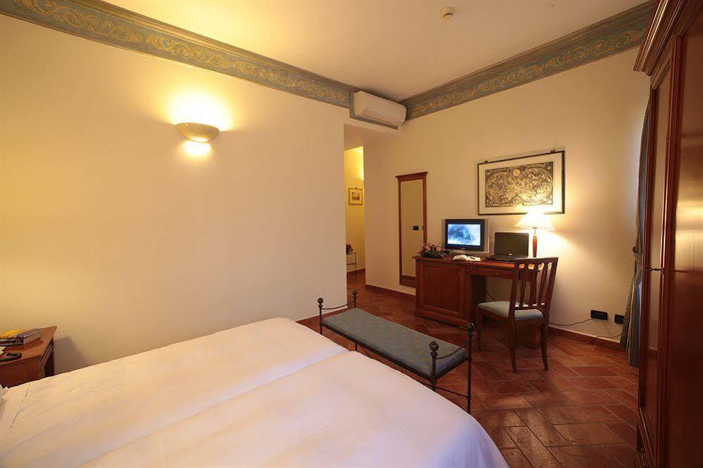 Hotel Davanzati Florence Exterior photo